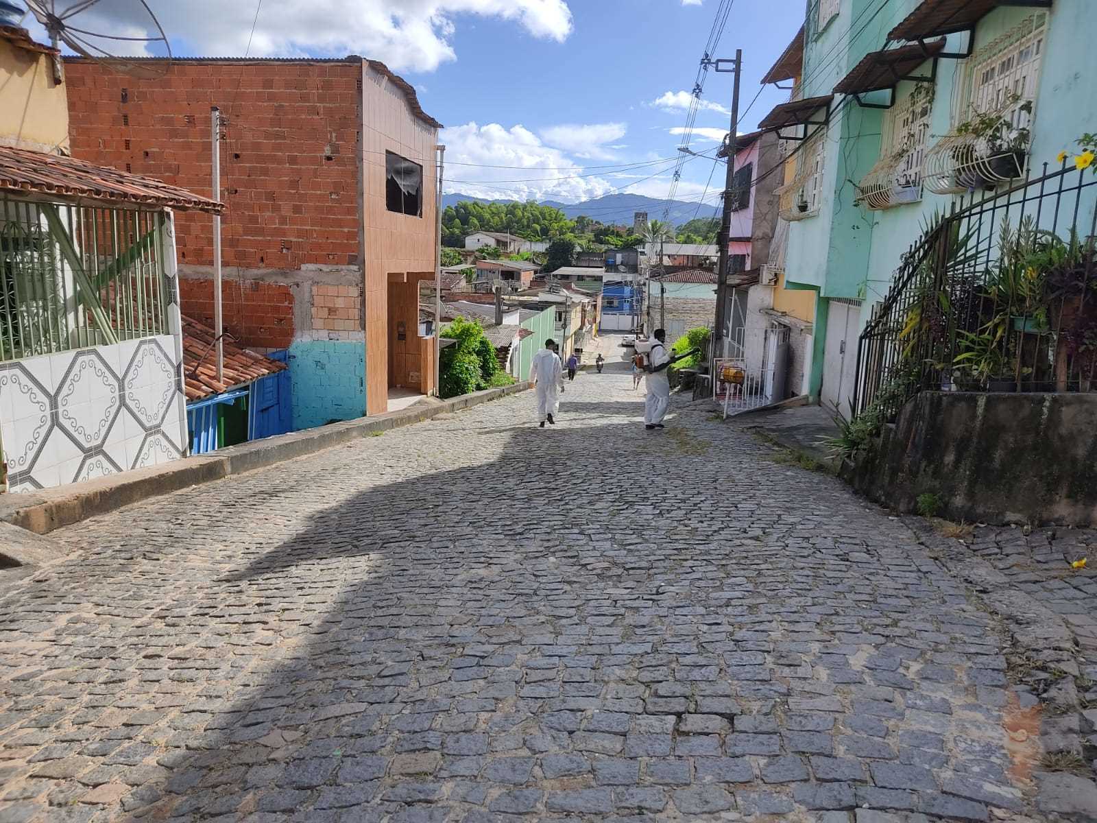 Camacã: Secretaria de Saúde realiza bloqueio espacial de combate a Dengue em ruas da cidade
